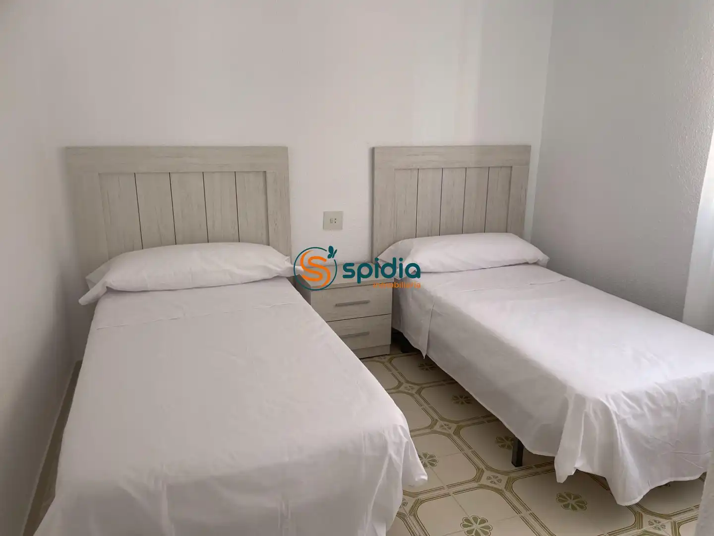 Habitación de Apartamento de alquiler en Águilas con Balcón