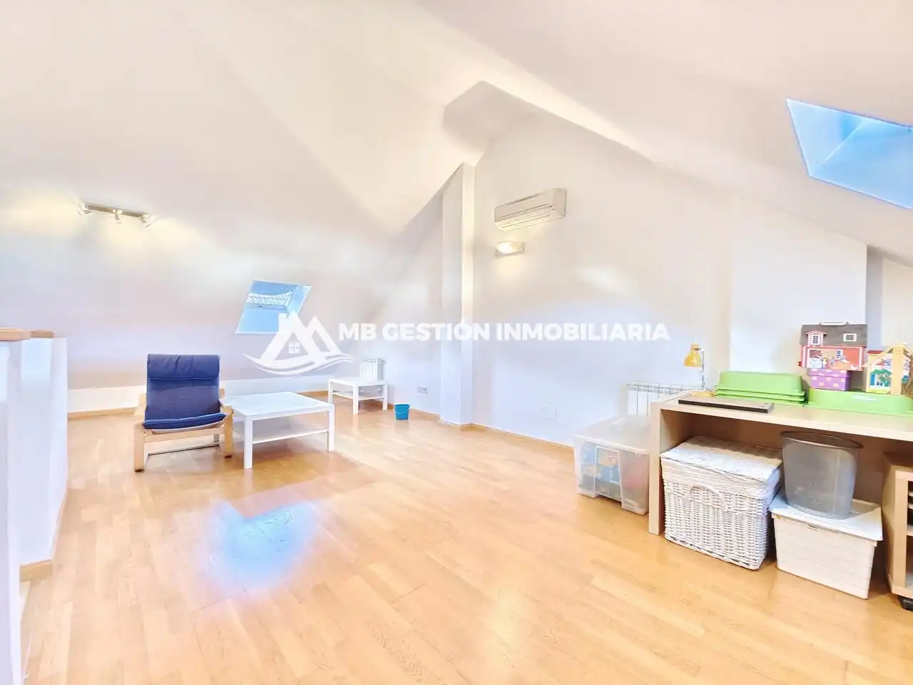 Detached homes for sale in Calle de Luarca, La Serna
