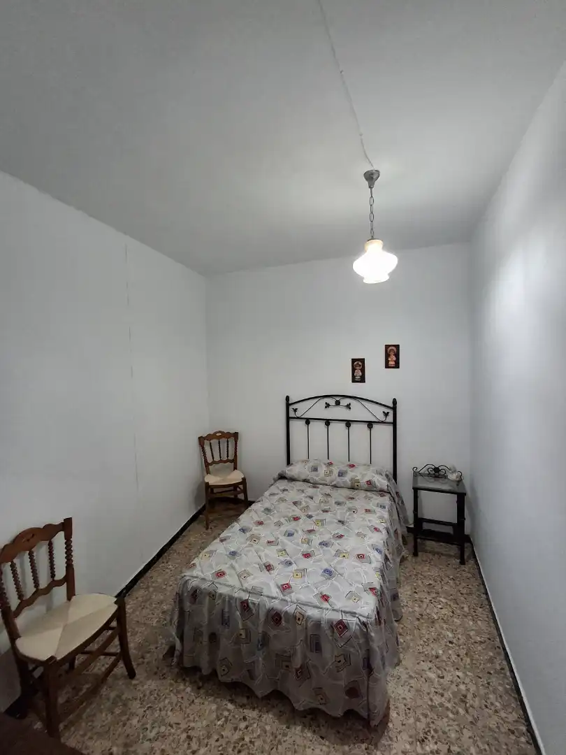 Dormitori de Casa o xalet en venda en La Puebla de Almoradiel amb Calefacció, Moblat i Forn
