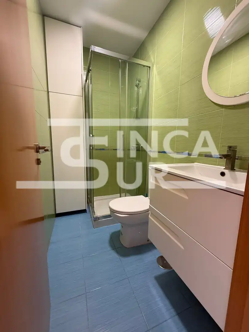 Baño de Apartamento en venta en Roquetas de Mar con Amueblado, Horno y Lavadora