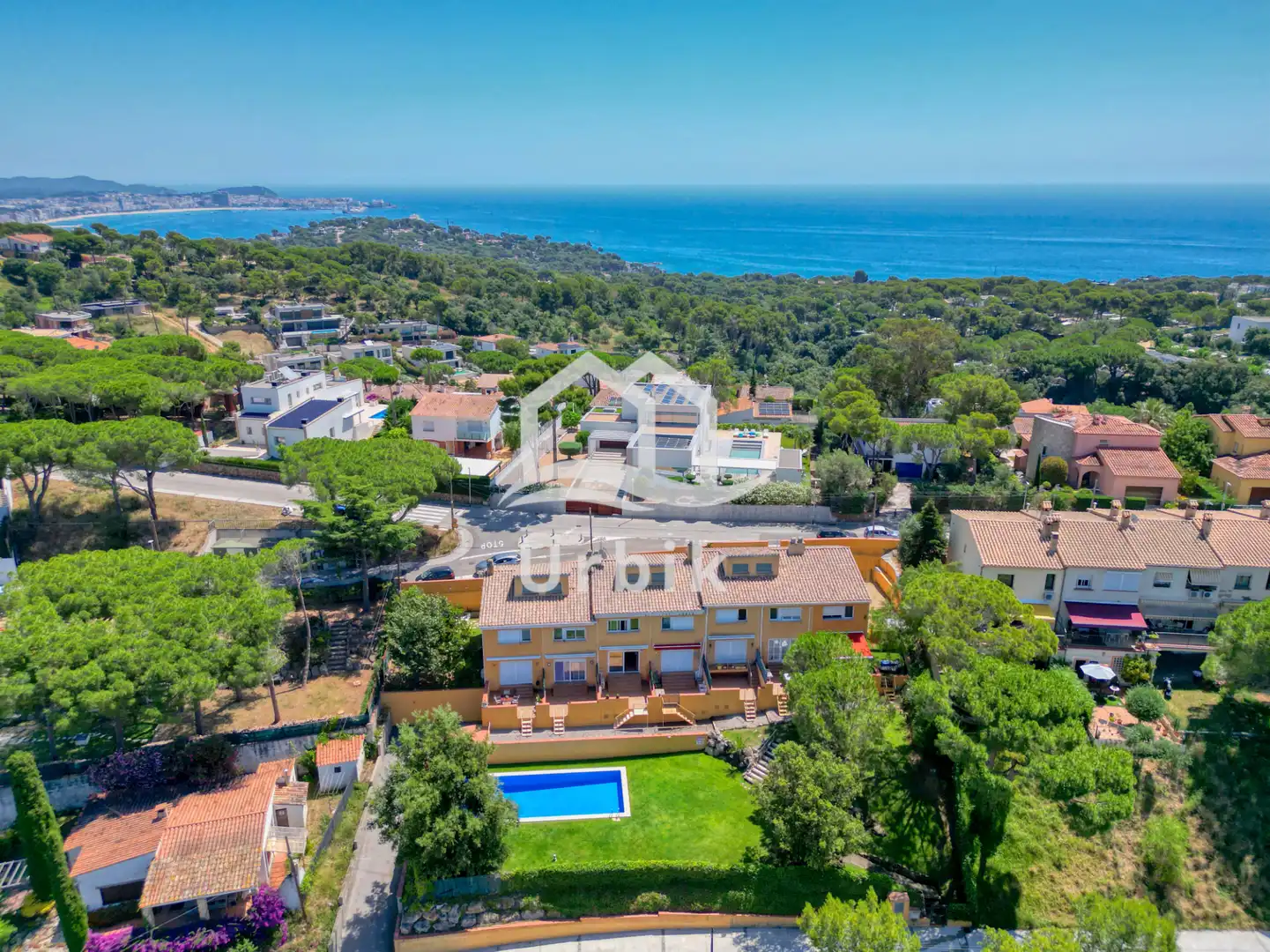 Außenansicht von Einfamilien-Reihenhaus zum Verkauf in Castell d'Aro, Platja d'Aro i s'Agaró mit Klimaanlage, Heizung und Terrasse