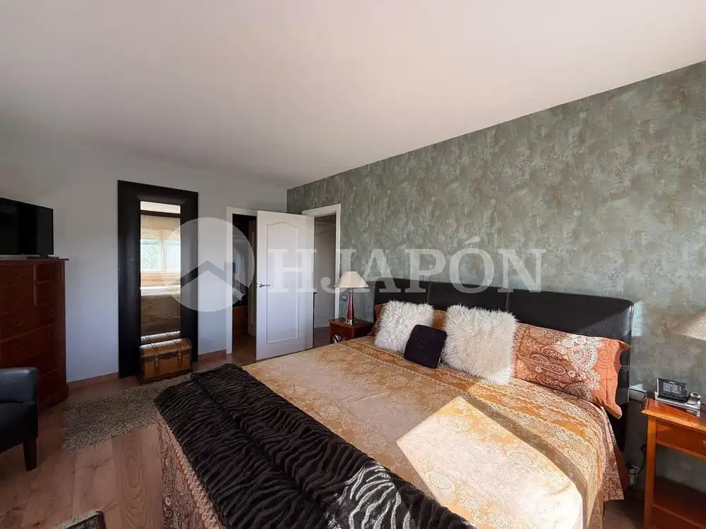 Bedroom of Houses for sale in Alella  with Heating, Private garden and Terrace