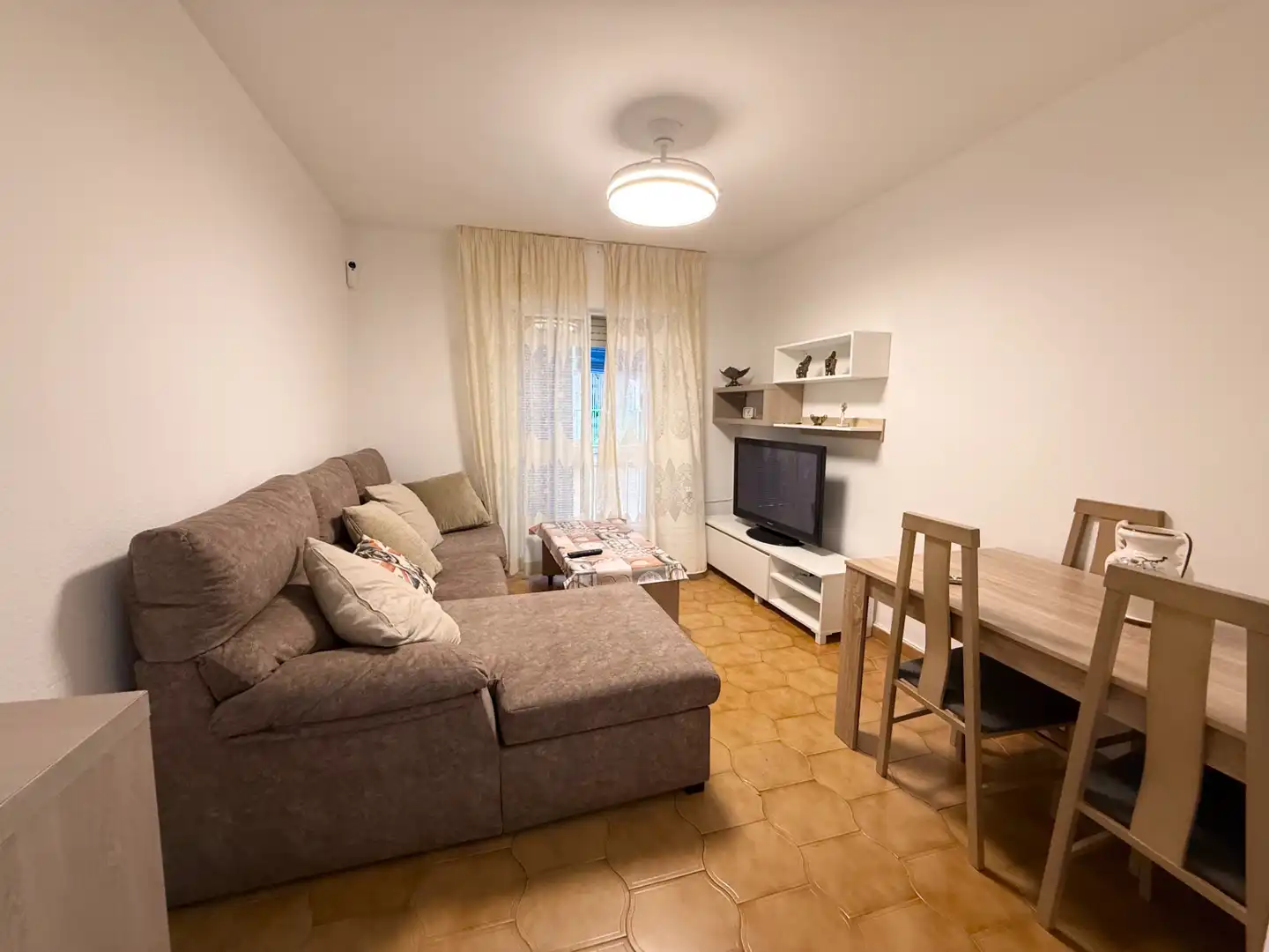 Sala d'estar de Pis de lloguer en Granada amb Terrassa, Moblat i Rentadora