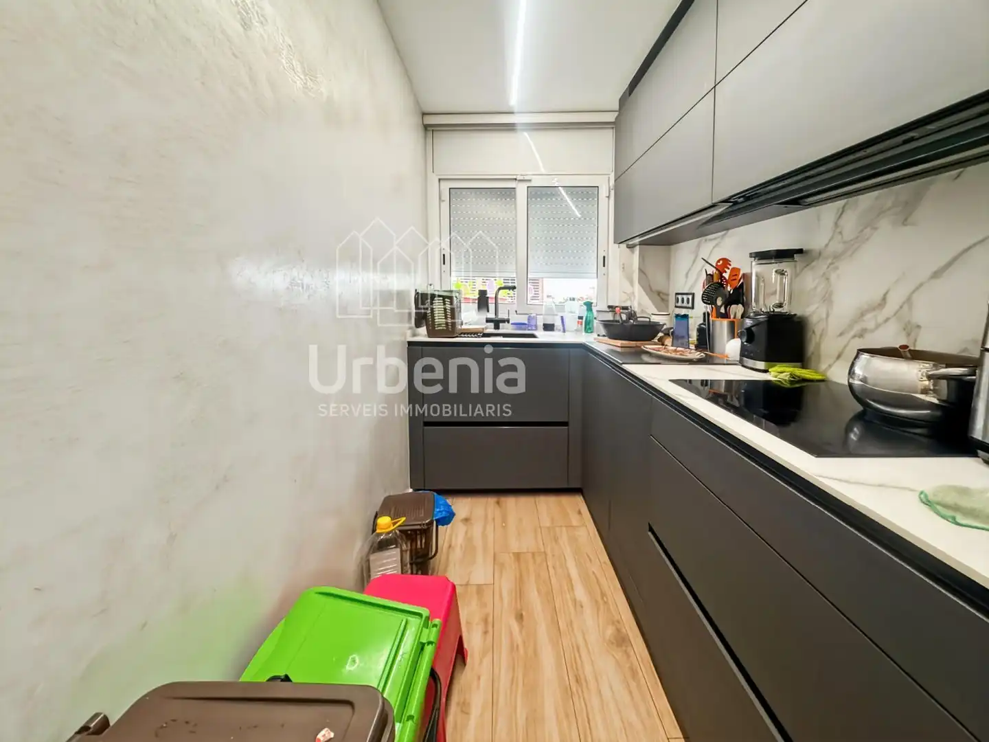 Küche von Wohnung zum Verkauf in Arenys de Mar mit Klimaanlage und Heizung