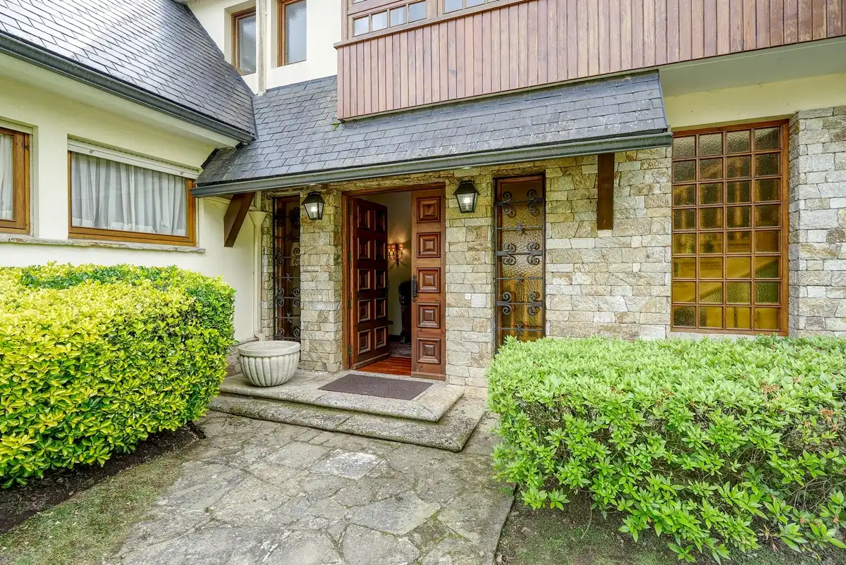 Vista exterior de Casa o xalet en venda en Sada (A Coruña) amb Calefacció, Jardí privat i Parquet