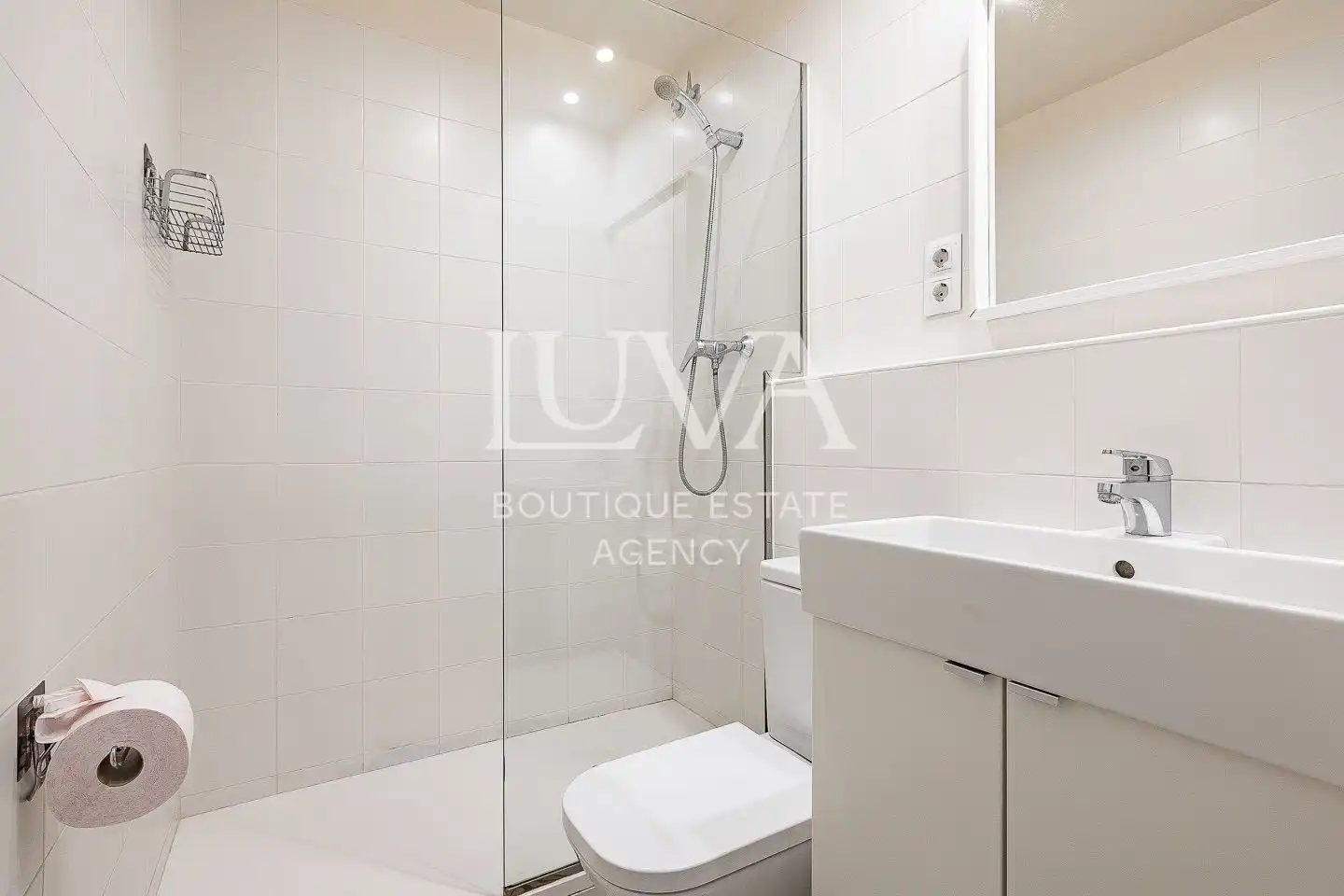 Bany de Apartament en venda en Barcelona amb Aire condicionat i Calefacció