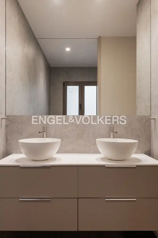 Badezimmer von Wohnung zum Verkauf in Valencia mit Klimaanlage, Heizung und Terrasse