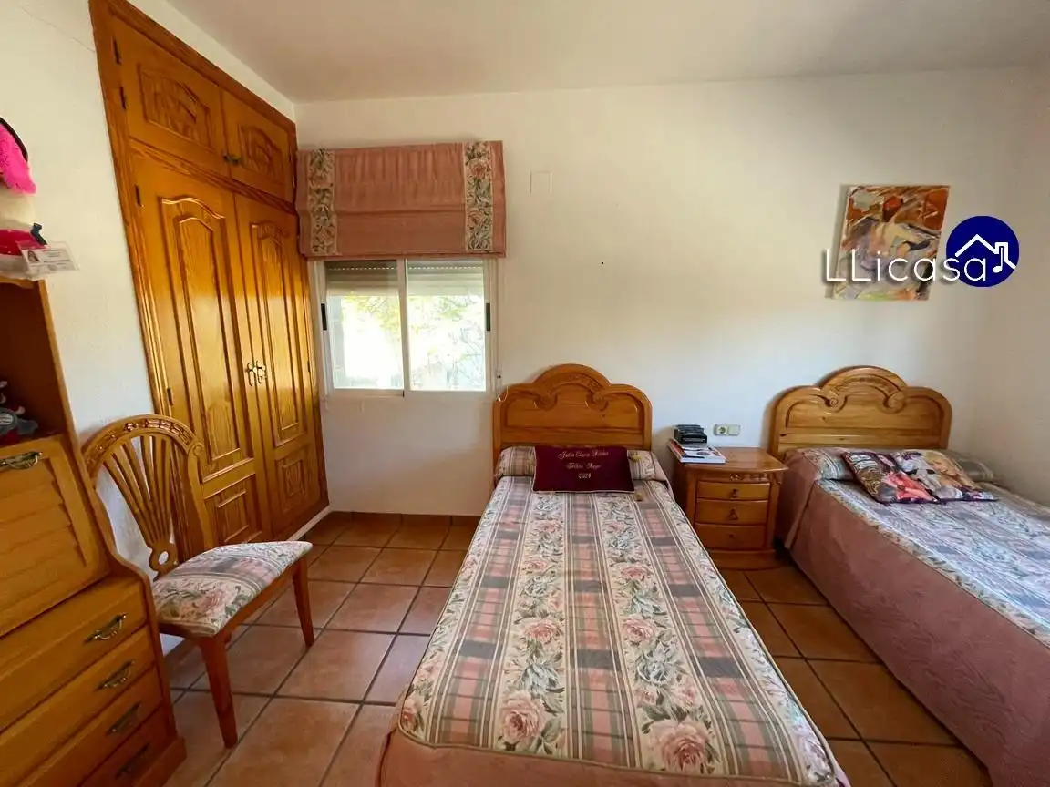 Habitación de Casa o chalet en venta en La Pobla de Vallbona con Calefacción, Jardín privado y Terraza