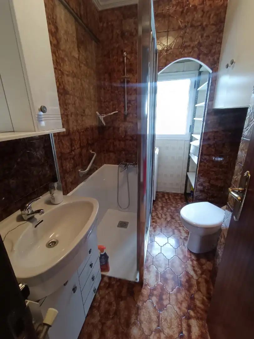 Baño de Piso en venta en Arrasate / Mondragón con Calefacción, Terraza y Amueblado