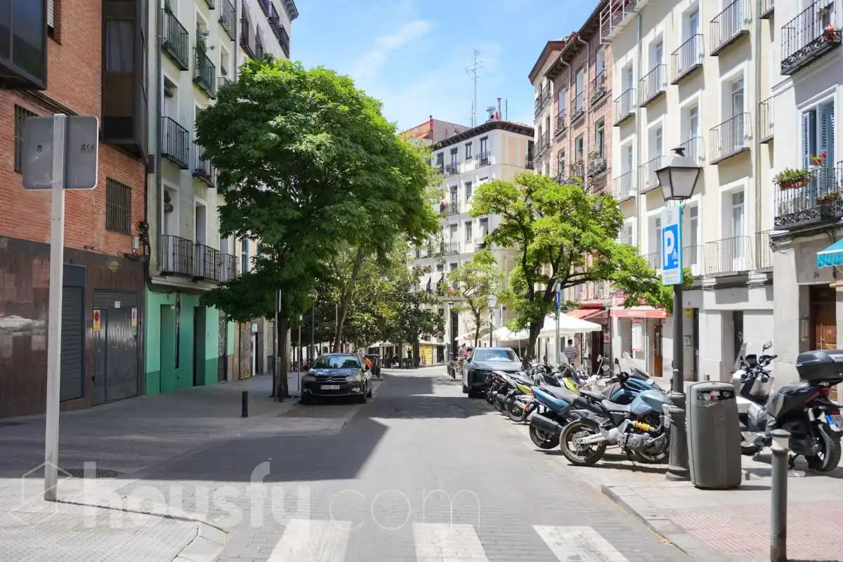 Exterior view of Ground floor for sale in Madrid  with Air Conditioner, Heating and Parquet flooring