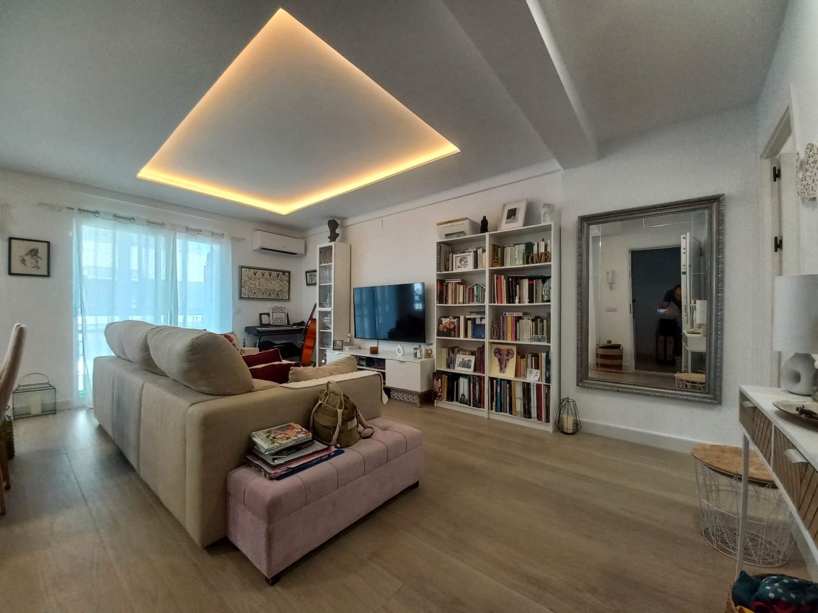 Sala de estar de Piso en venta en  Sevilla Capital con Aire acondicionado, Terraza y Amueblado