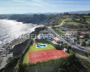 Vista exterior de Casa o xalet en venda en Gijón  amb Piscina