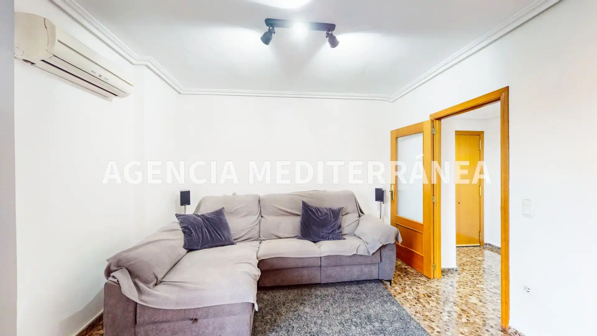 Sala de estar de Piso en venta en Valencia con Aire acondicionado, Trastero y Balcón