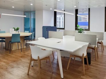 Office space with lift to rent in Avenida Madariaga 1