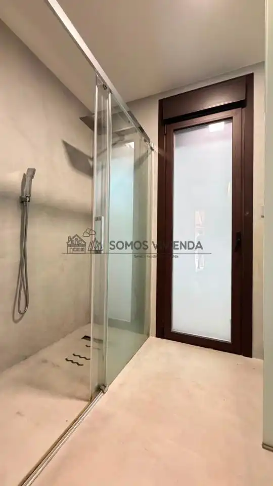 Bany de Casa o xalet en venda en Ourense Capital  amb Calefacció, Jardí privat i Terrassa