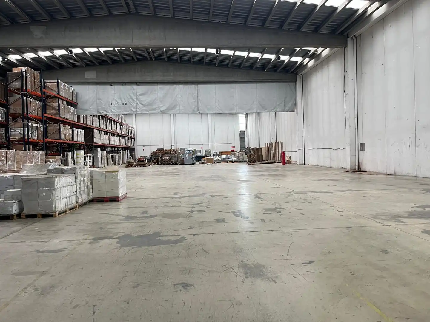 Nave industrial de alquiler en Cornellà de Llobregat con Calefacción y Alarma