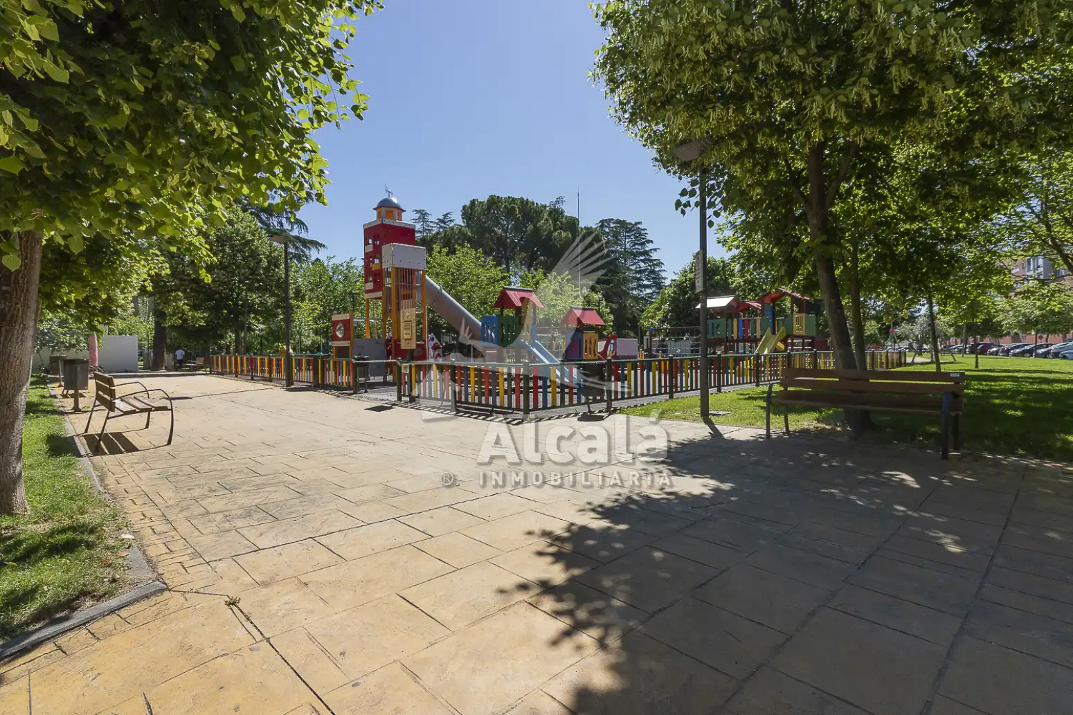 Vista exterior de Pis en venda en Azuqueca de Henares amb Aire condicionat, Calefacció i Terrassa