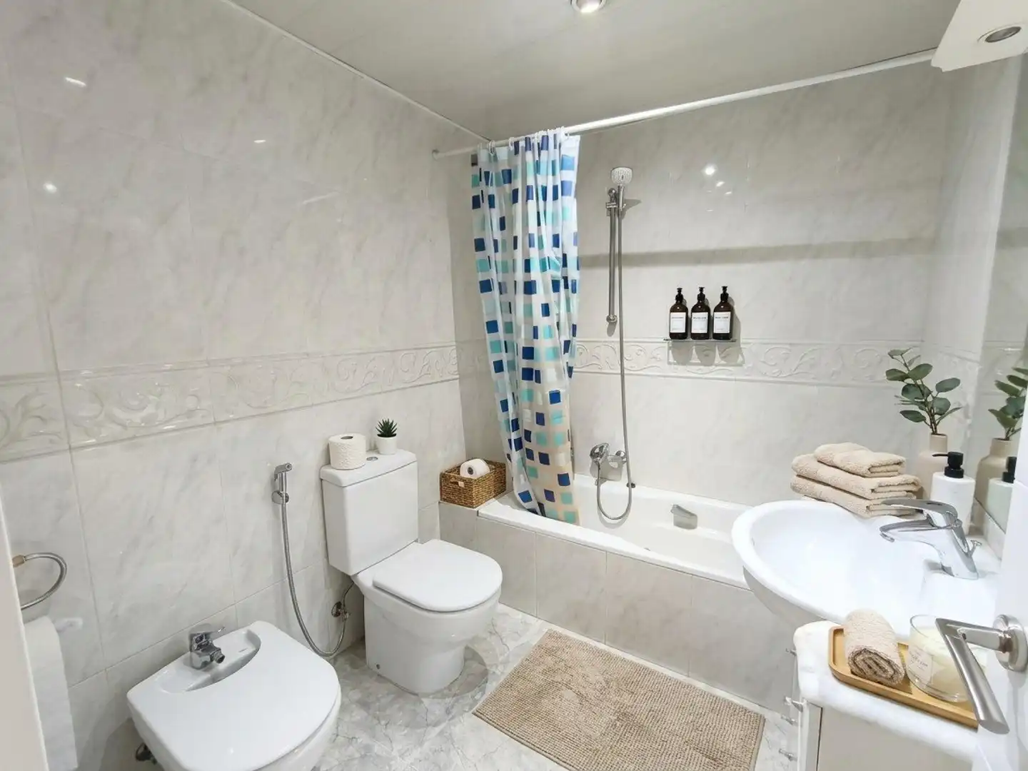 Bathroom of Attic for sale in Zaragoza  with Air Conditioner, Terrace and Balcony
