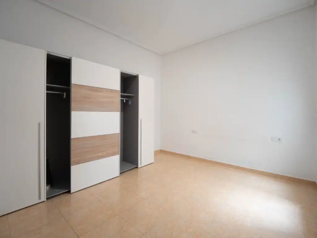 Planta baja en venta en La Pobla de Vallbona con Aire acondicionado, Calefacción y Terraza