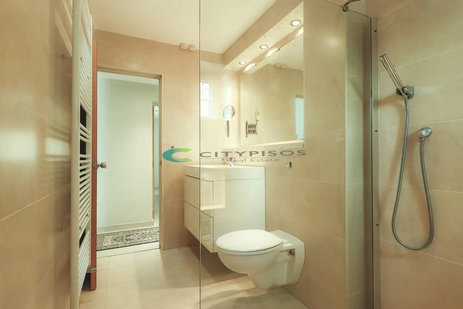 Bathroom of Flat for sale in Barcelona  with Air Conditioner, Heating and Parquet flooring