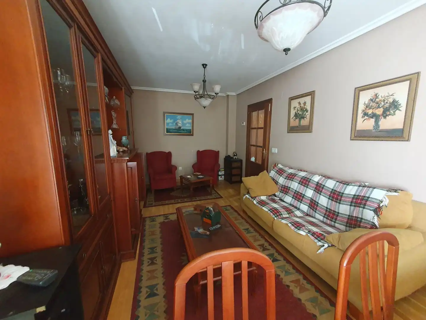 Sala d'estar de Pis de lloguer en Grado amb Calefacció, Terrassa i Moblat