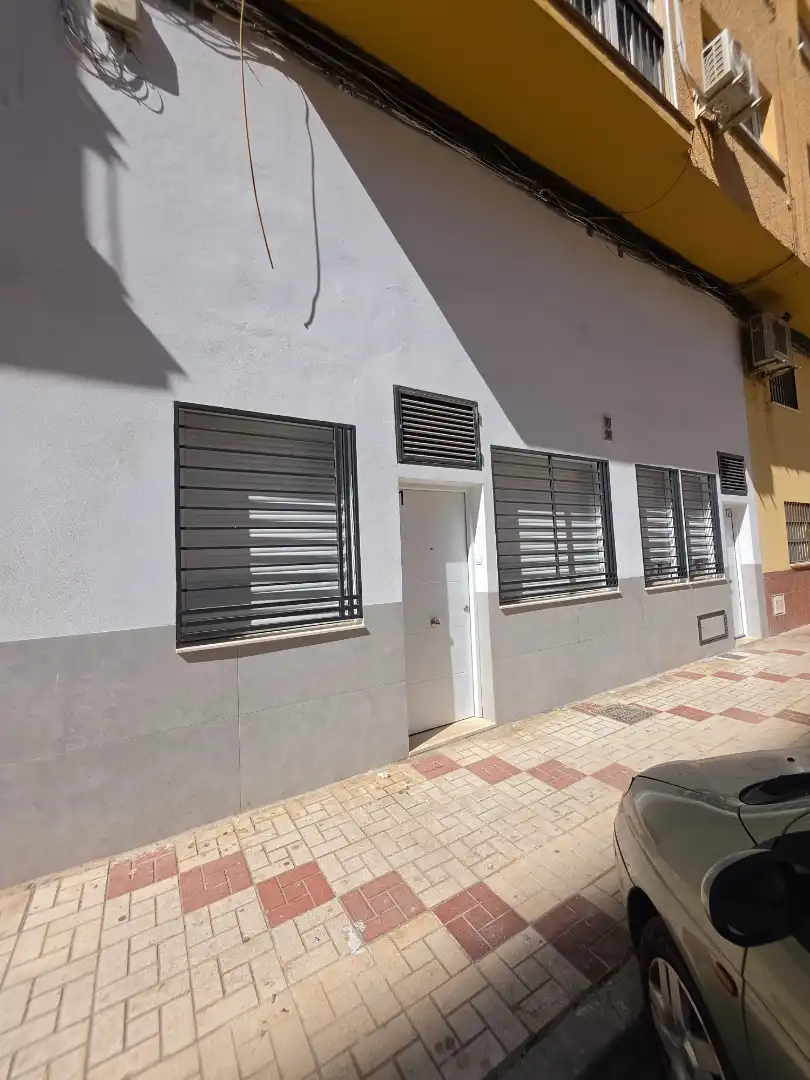 Estudio de alquiler en Calle Maestro Guerrero, 11, Parque Ayala - Jardín de la Abadía - Huelín