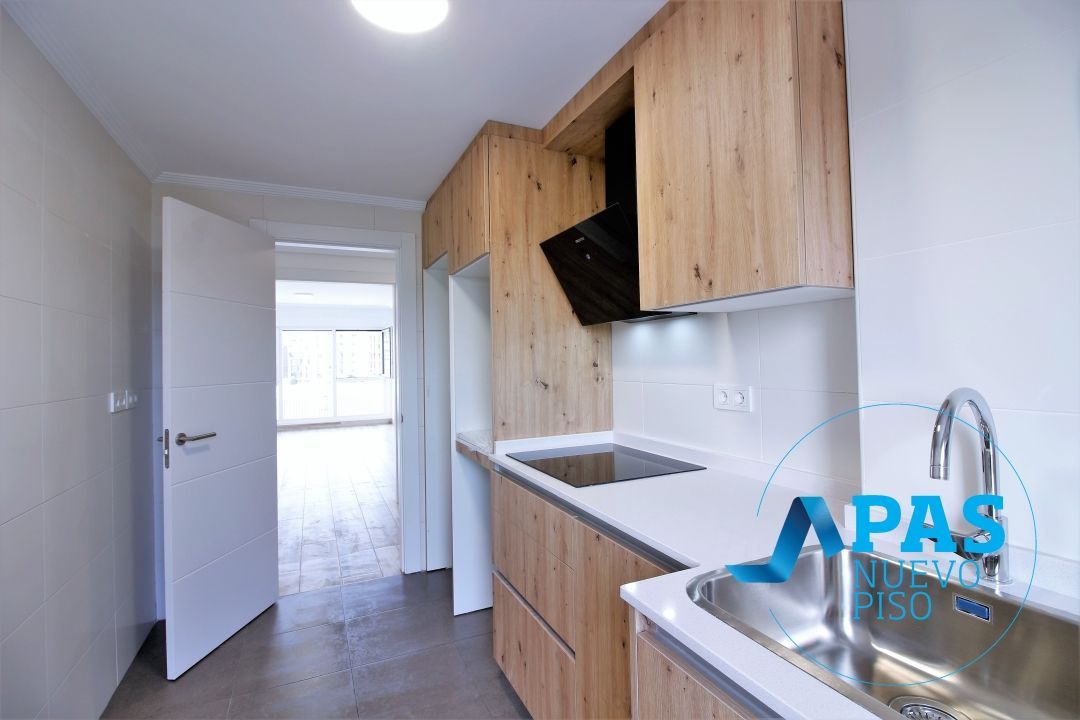 Piso de alquiler en Calle Manuel Ruiz de Quevedo, Peñacastillo - Nueva Montaña