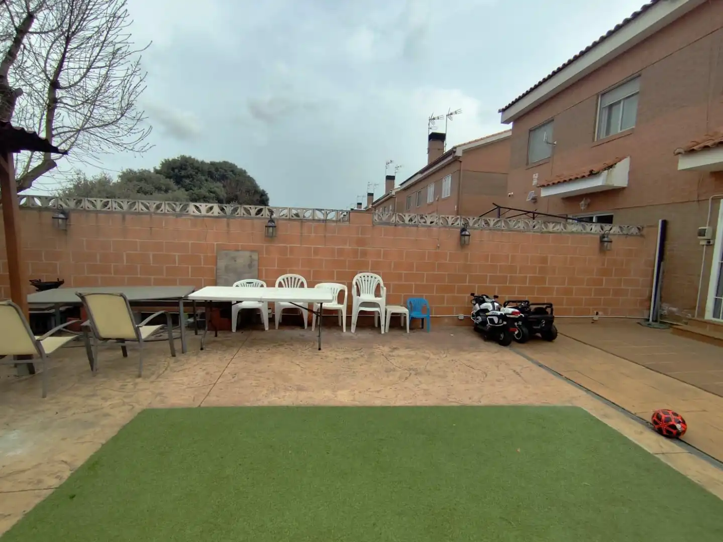 Garden of Detached homes for sale in Pioz  with Private garden
