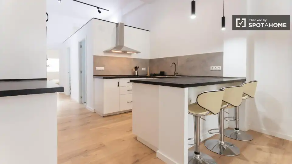 Kitchen of Flat for rent in Valencia  with Air Conditioner, Heating and Furnished