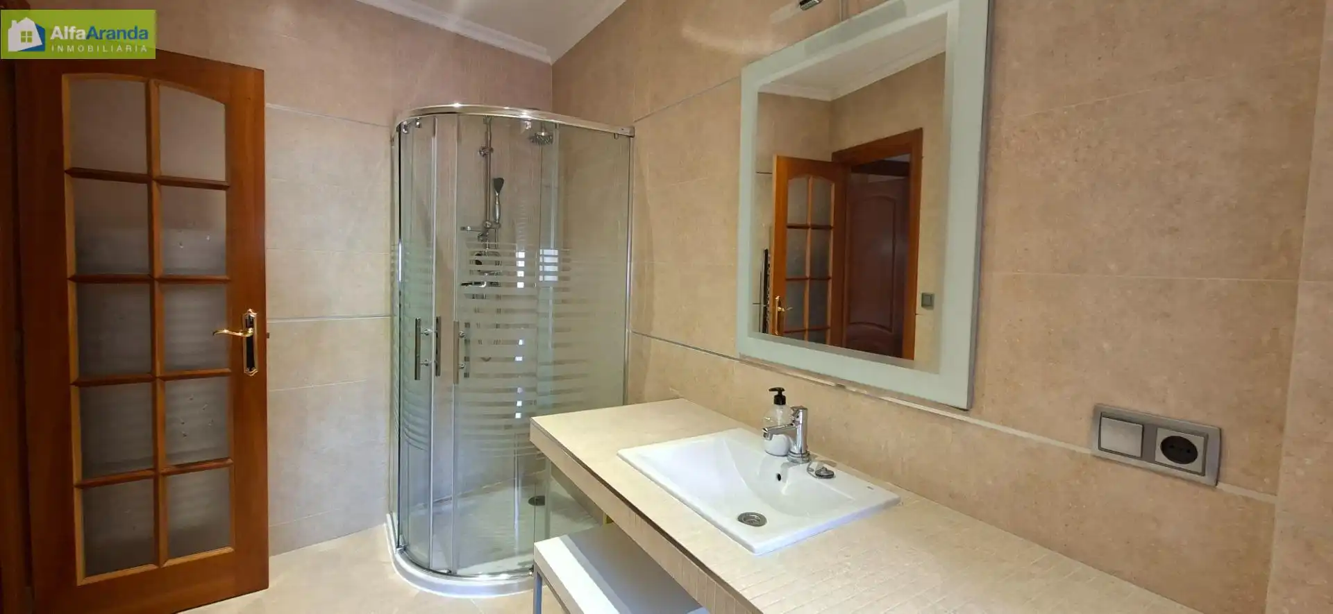Baño de Piso en venta en Aranda de Duero con Calefacción, Parquet y Trastero