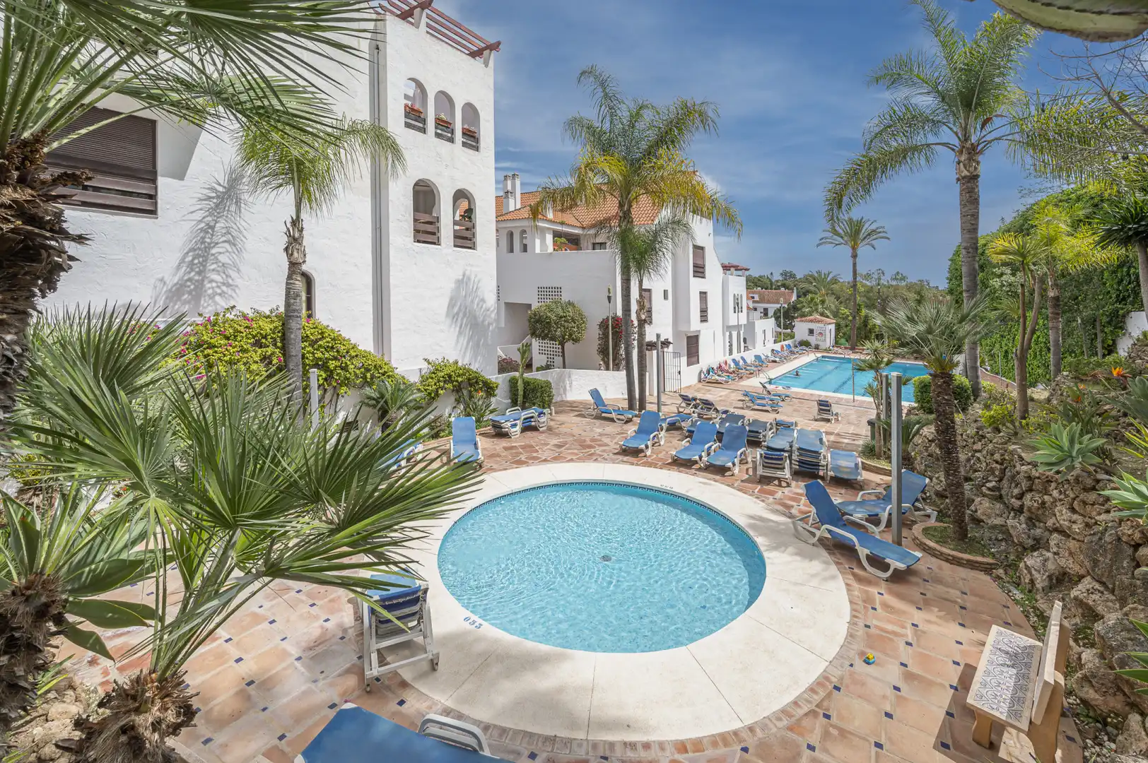 Apartament amb piscina en venda a Nueva Andalucía, imagen 3