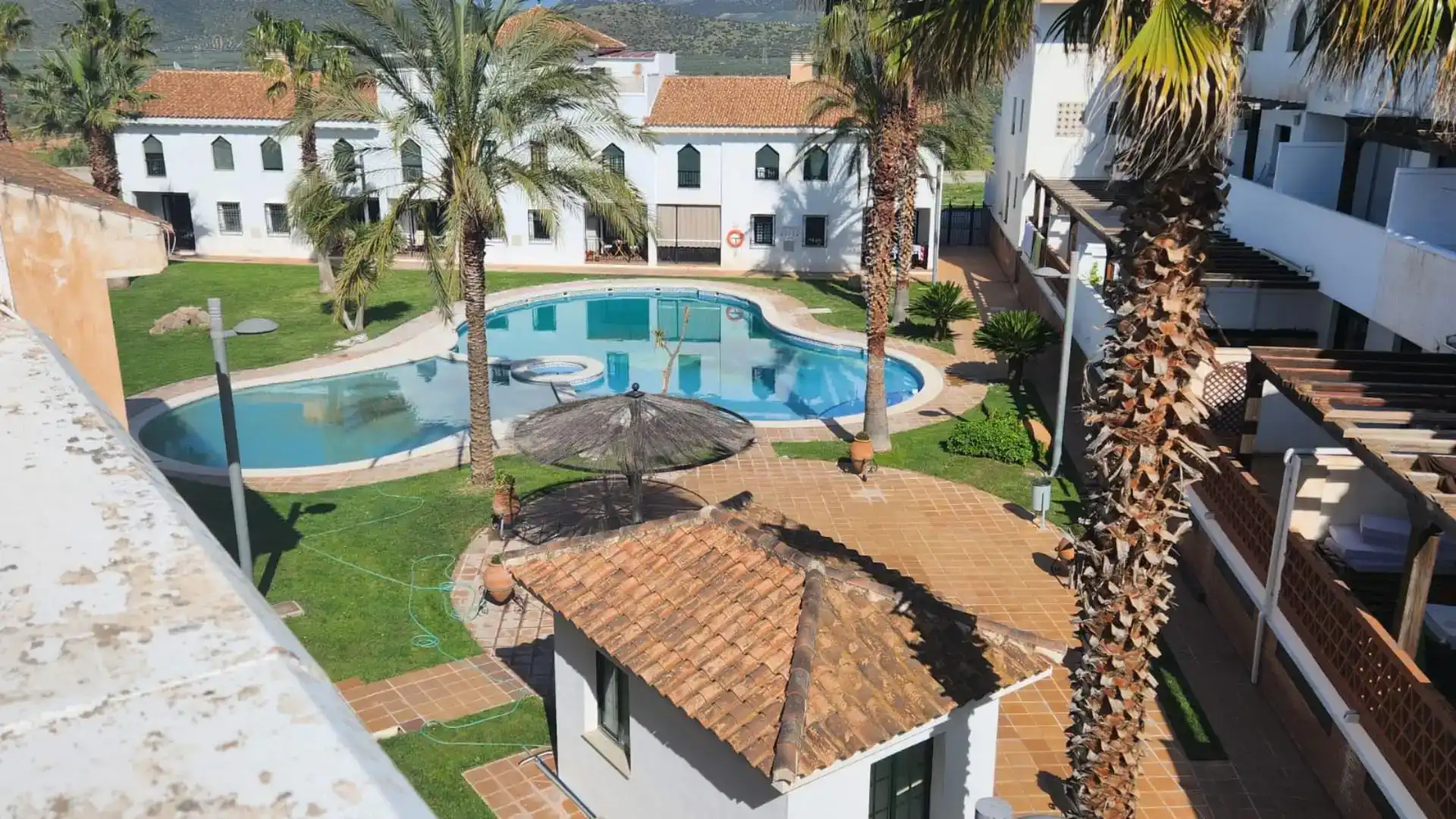 Piscina de Dúplex en venta en Iznalloz con Aire acondicionado