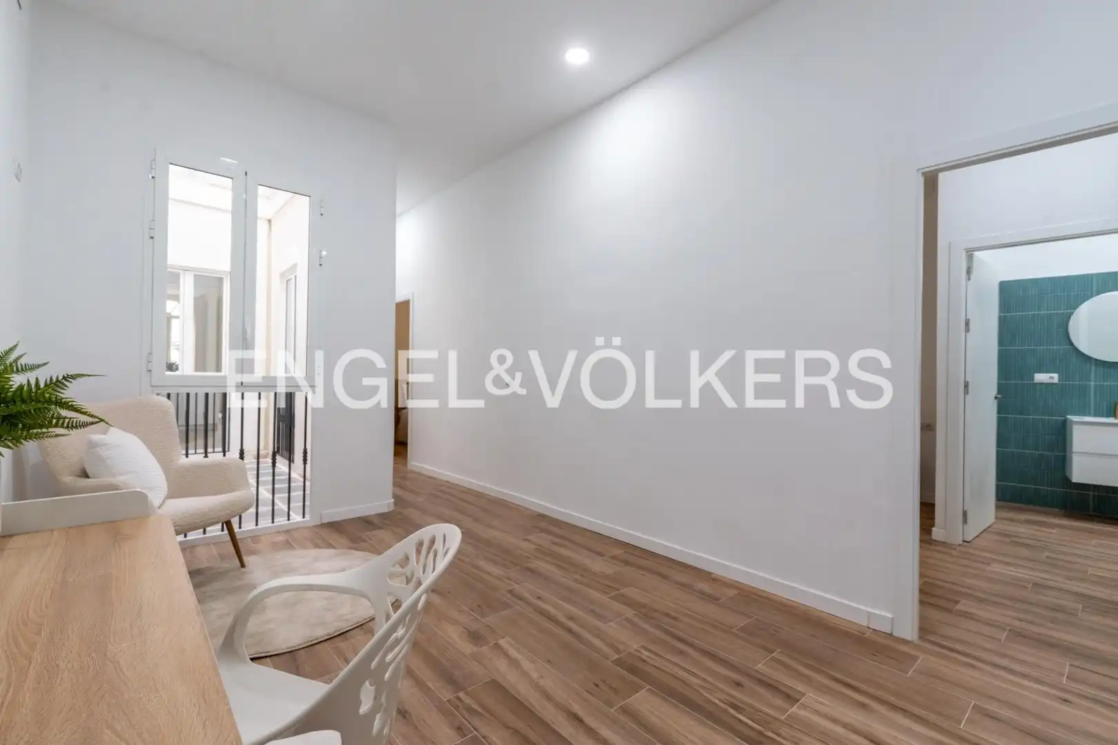 Flat for sale in Sevilla  with Air Conditioner, Heating and Balcony