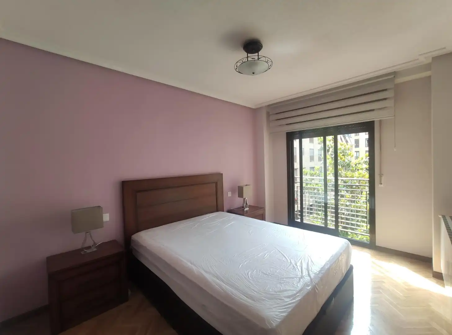 Schlafzimmer von Wohnung zur Miete in Madrid mit Klimaanlage, Heizung und Parkett