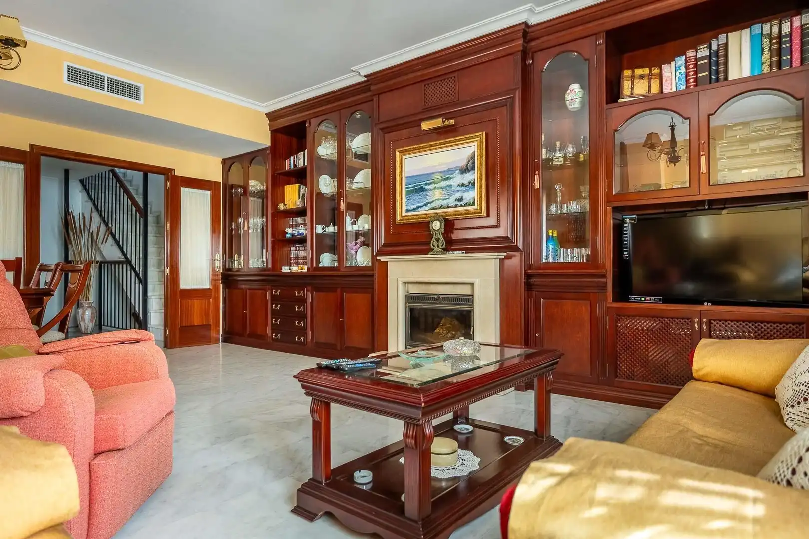 Living room of Detached homes for sale in Mairena del Aljarafe  with Air Conditioner, Private garden and Terrace