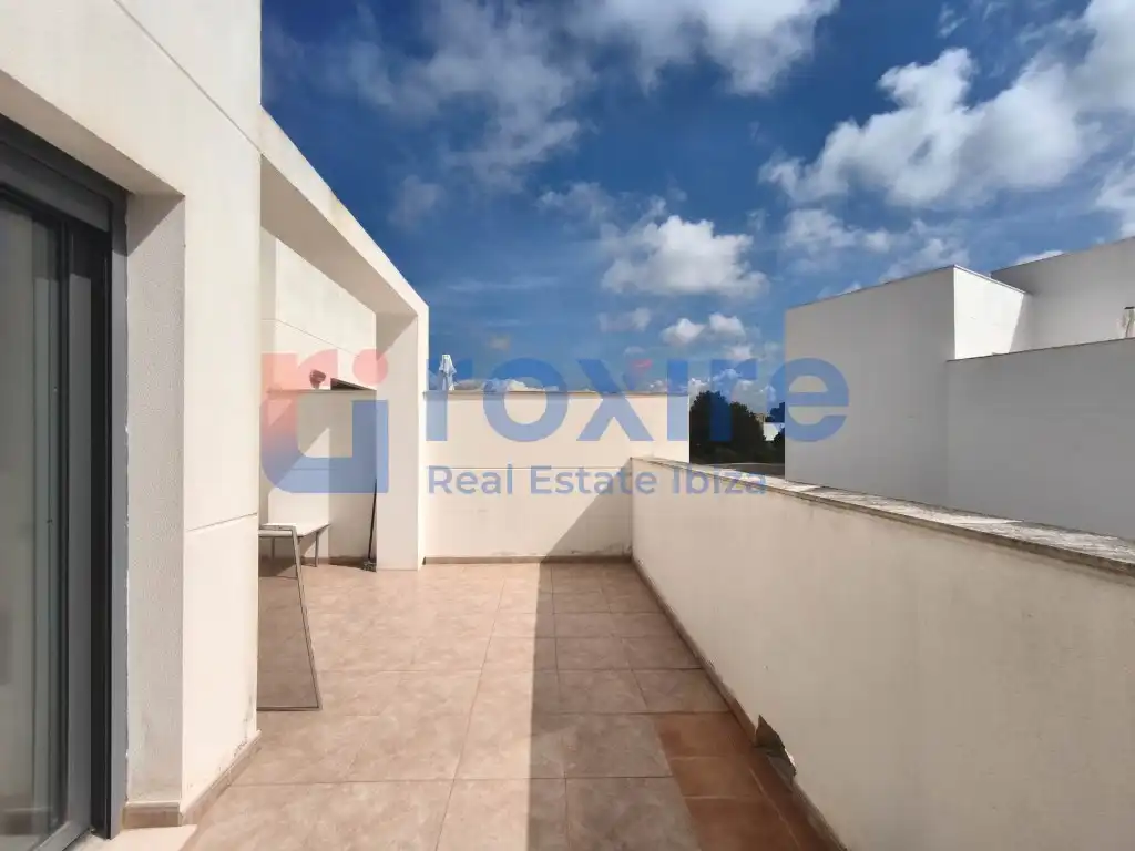 Vista exterior de Casa adosada en venda en Sant Josep de sa Talaia amb Aire condicionat, Terrassa i Piscina