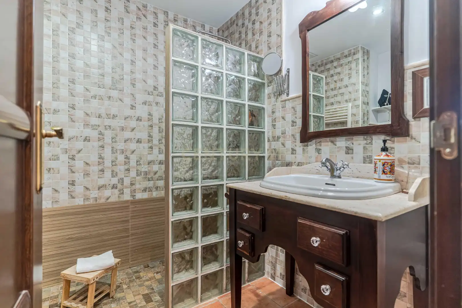 Baño de Edificio en venta en Cenes de la Vega con Piscina comunitaria