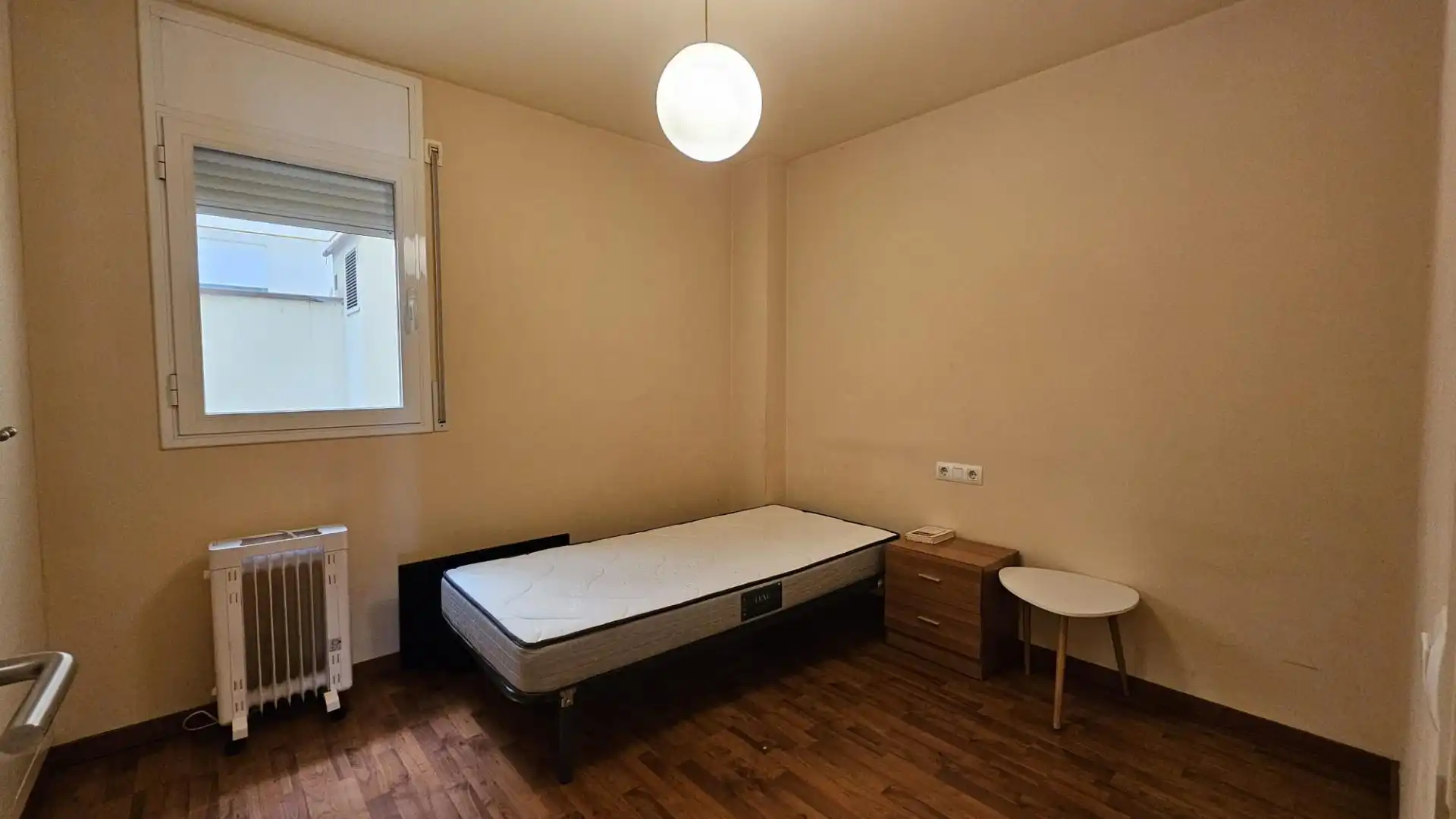 Flat for sale in Nou, 163, Creu de la Mà