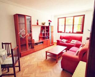 Living room of Flat for sale in Salamanca Capital  with Heating and Furnished