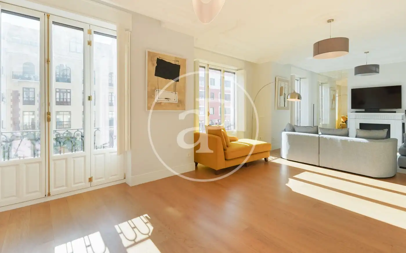 Living room of Flat for sale in Madrid  with Air Conditioner, Heating and Storage room