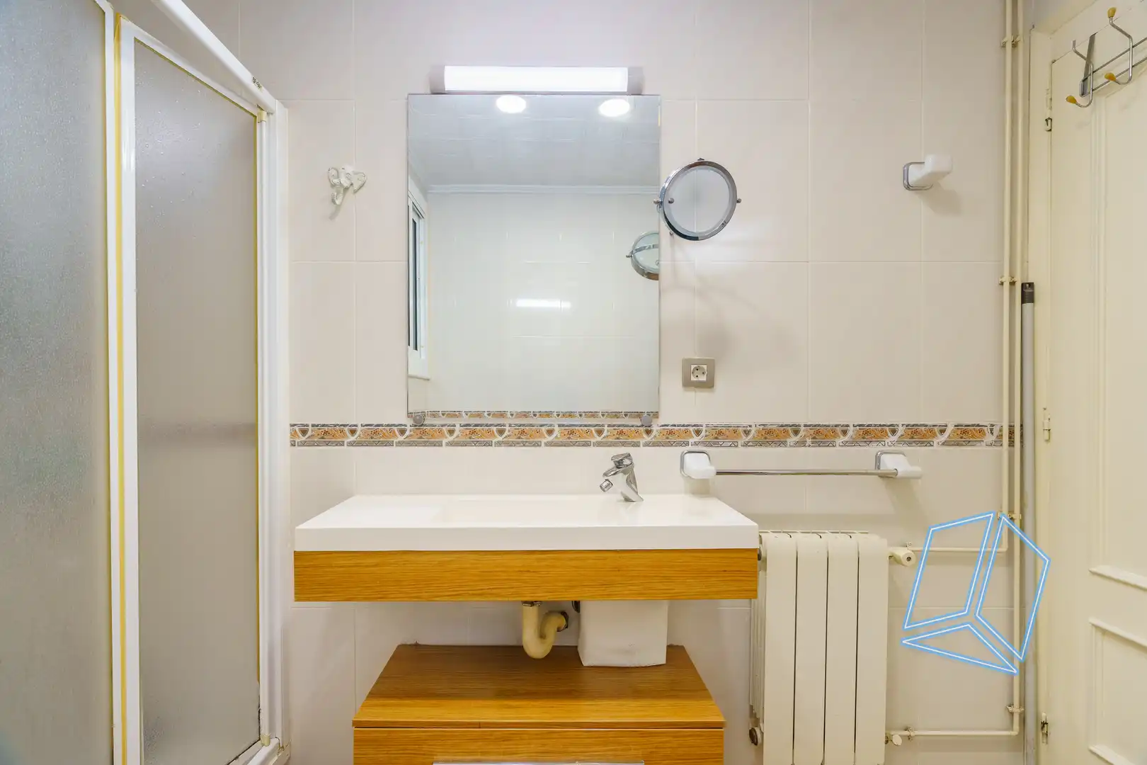 Badezimmer von Wohnung zum Verkauf in Gavà mit Abstellraum und Balkon