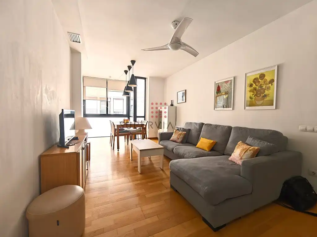 Wohnzimmer von Dachboden zum Verkauf in Barcelona mit Balkon