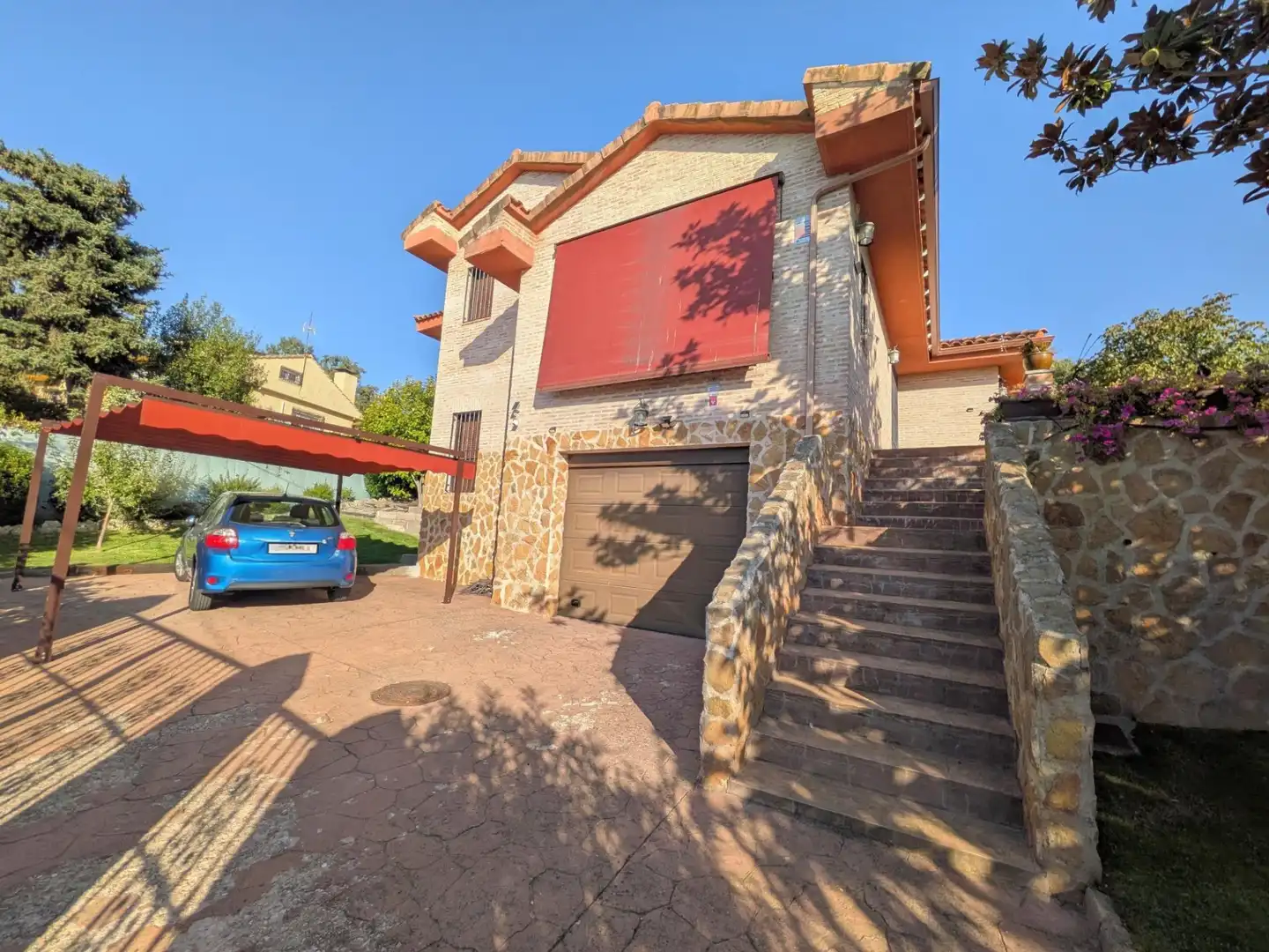 Vista exterior de Casa o xalet en venda en Valdeaveruelo amb Aire condicionat, Calefacció i Jardí privat