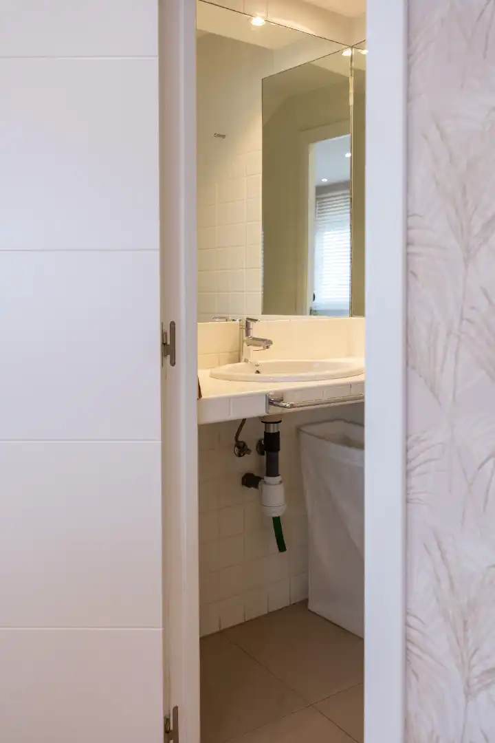 Bathroom of Flat for sale in Sevilla  with Air Conditioner, Heating and Parquet flooring