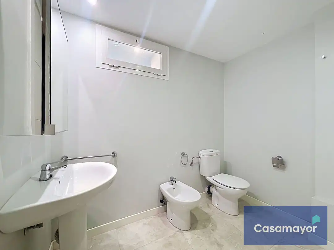 Bathroom of Flat for sale in Alicante / Alacant  with Oven, Washing machine and Microwave
