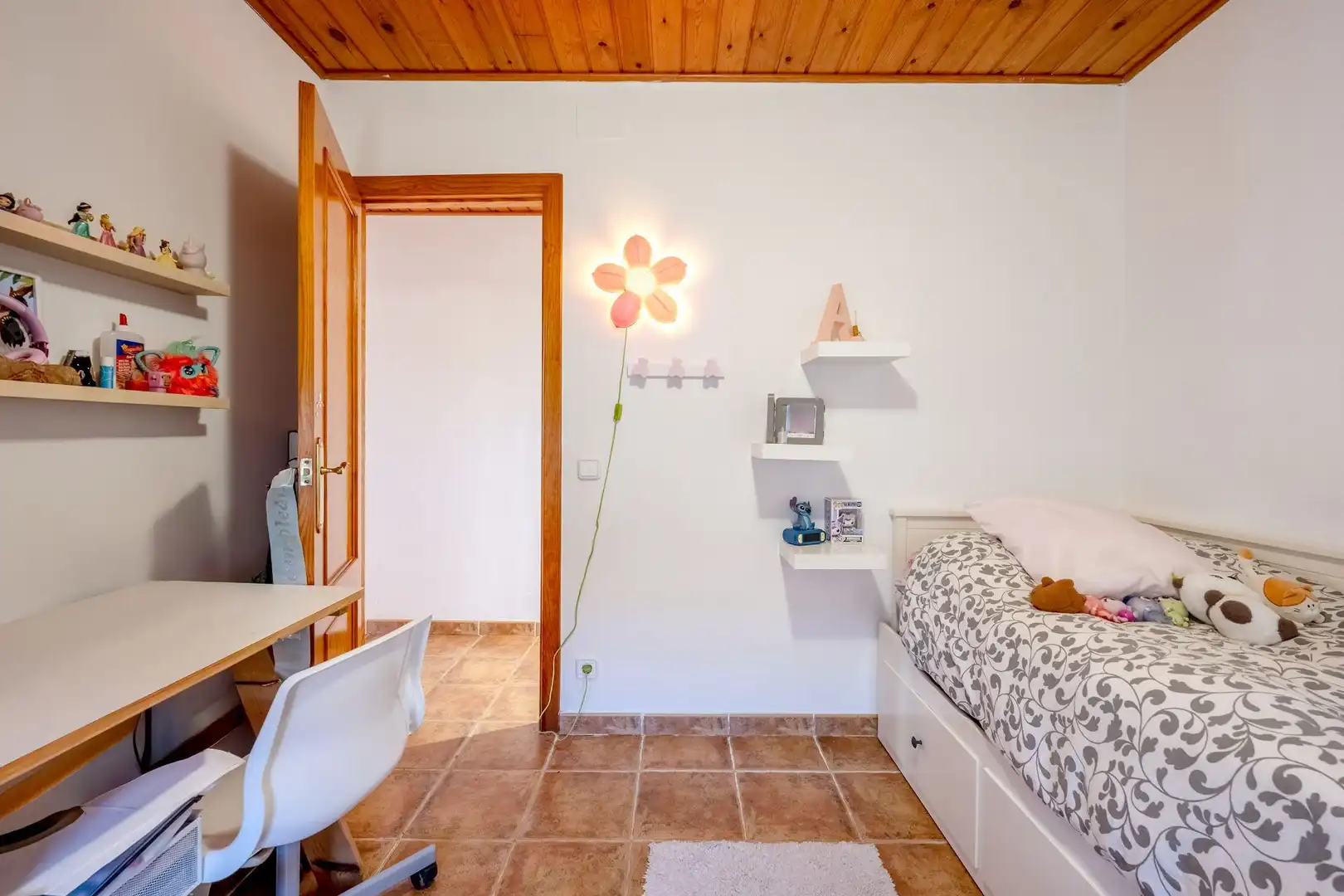 Bedroom of Houses for sale in Sant Cebrià de Vallalta  with Heating, Private garden and Storage room