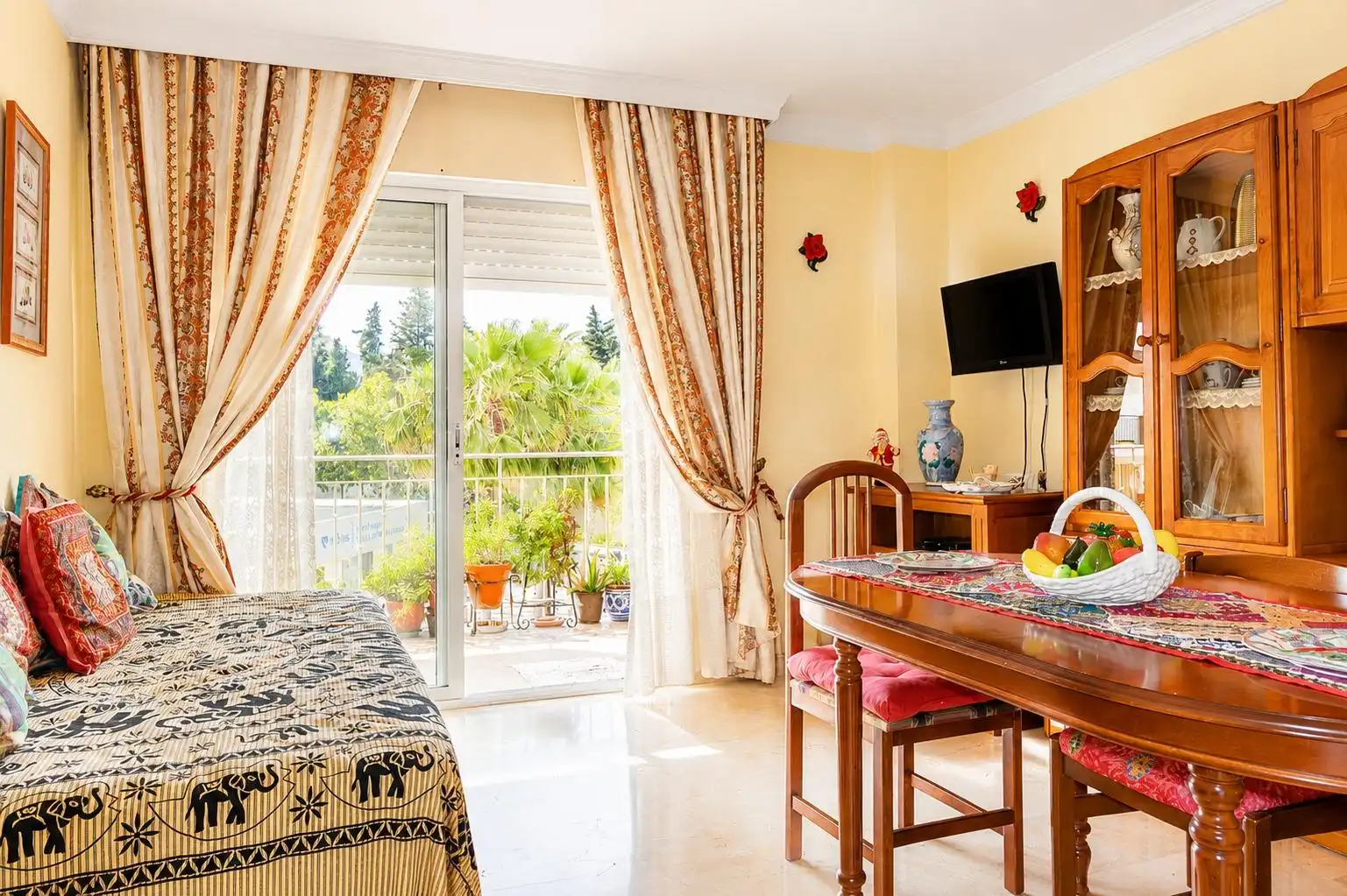 Dormitori de Apartament en venda en Estepona amb Terrassa