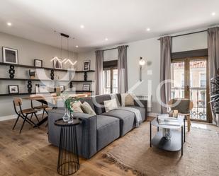 Sala d'estar de Apartament de lloguer en  Madrid Capital amb Aire condicionat