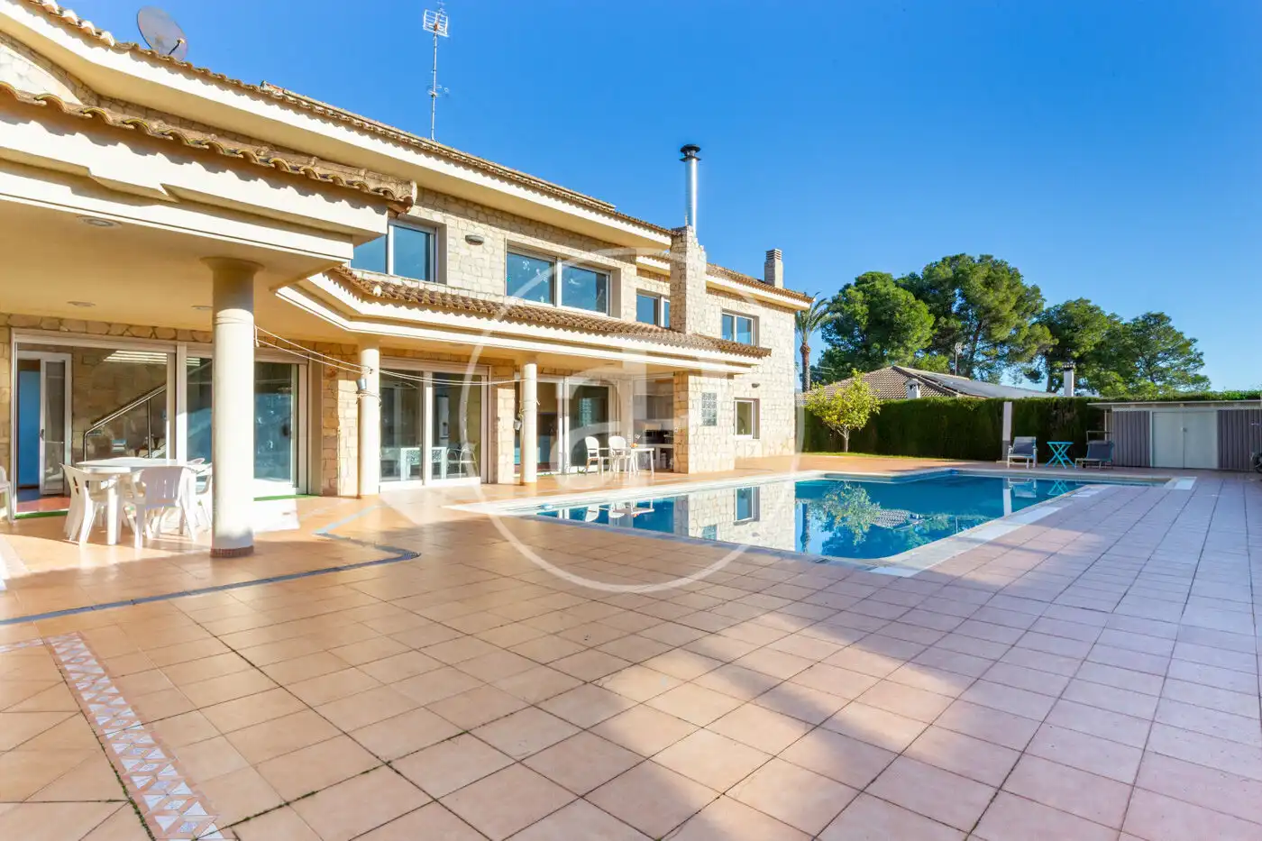 Vista exterior de Casa o chalet en venta en Serra con Aire acondicionado, Calefacción y Jardín privado