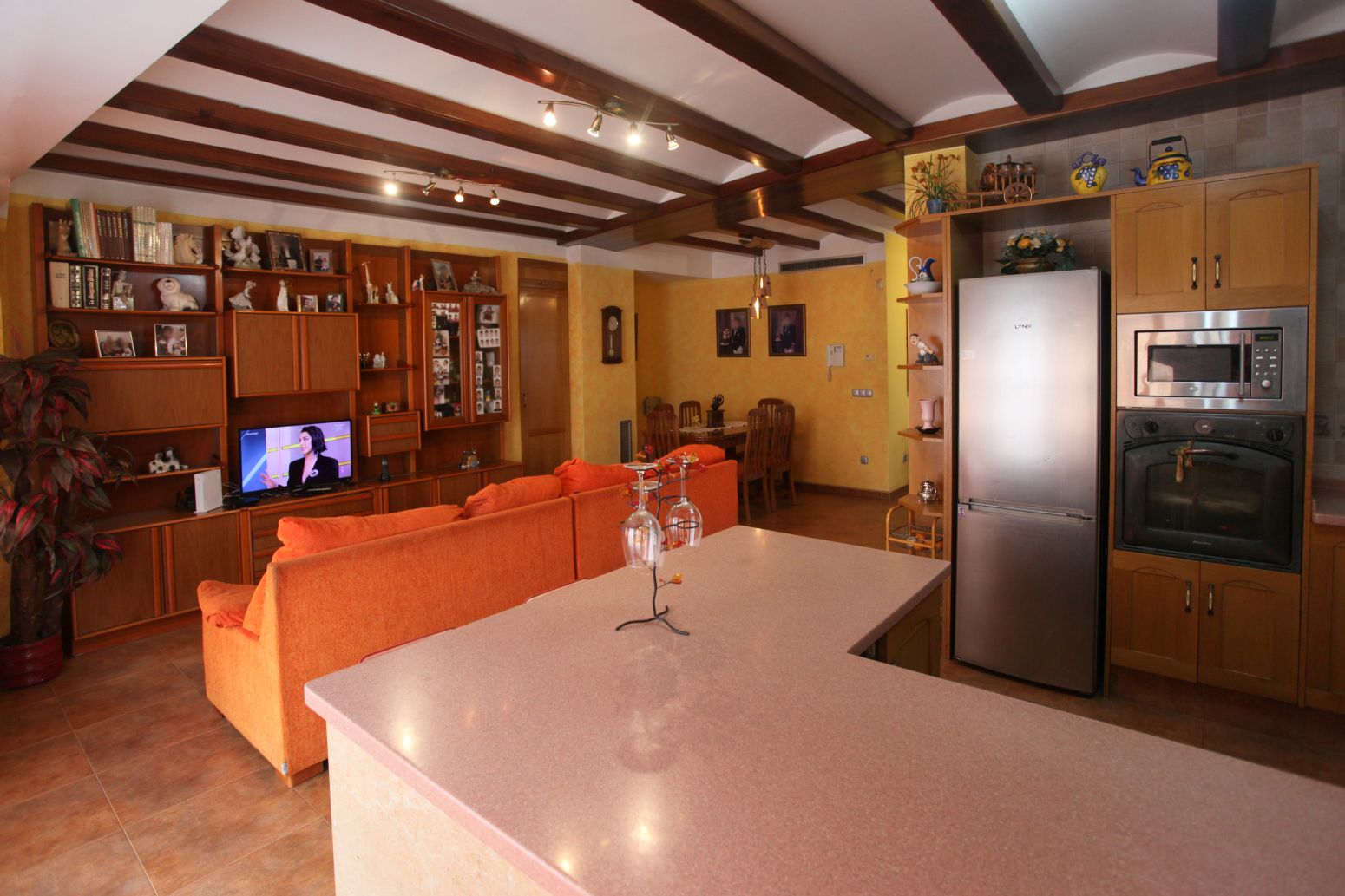 Cuina de Casa o xalet en venda en Tavernes de la Valldigna amb Aire condicionat, Terrassa i Balcó